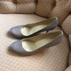Kate spade gray pumps
